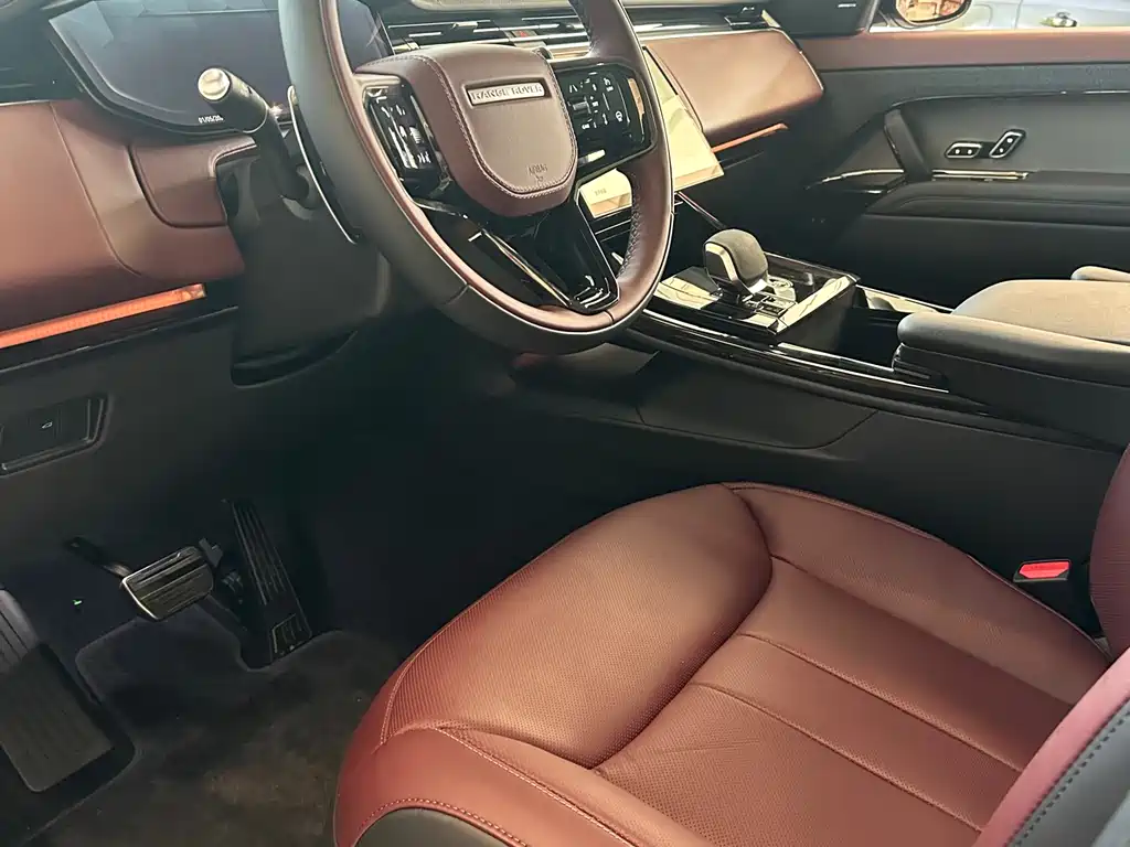 Land Rover Range Rover Sport 2025 400PS Dynamic SE