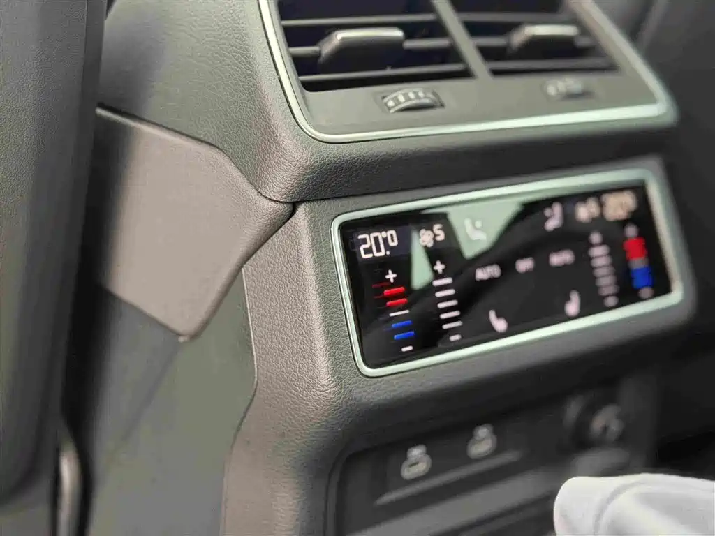 Audi A7L — миниатюра 18