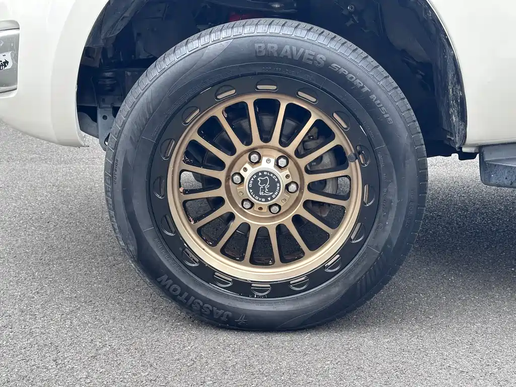 Ford Everest — миниатюра 4
