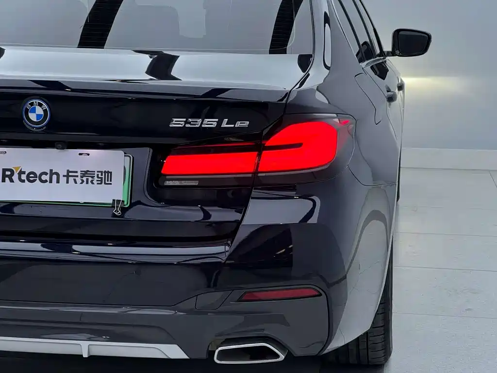 BMW 5 Series New Energy — миниатюра 5