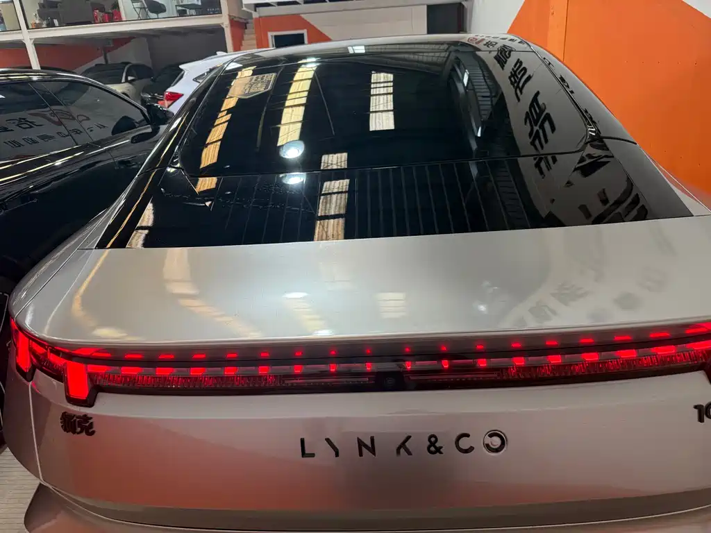 Lynk & Co 10 — фотографии объявления, Фото 9