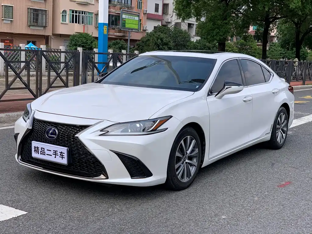 Lexus ES 2018
