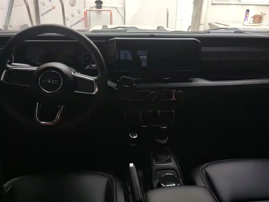 Jeep Wrangler — миниатюра 12