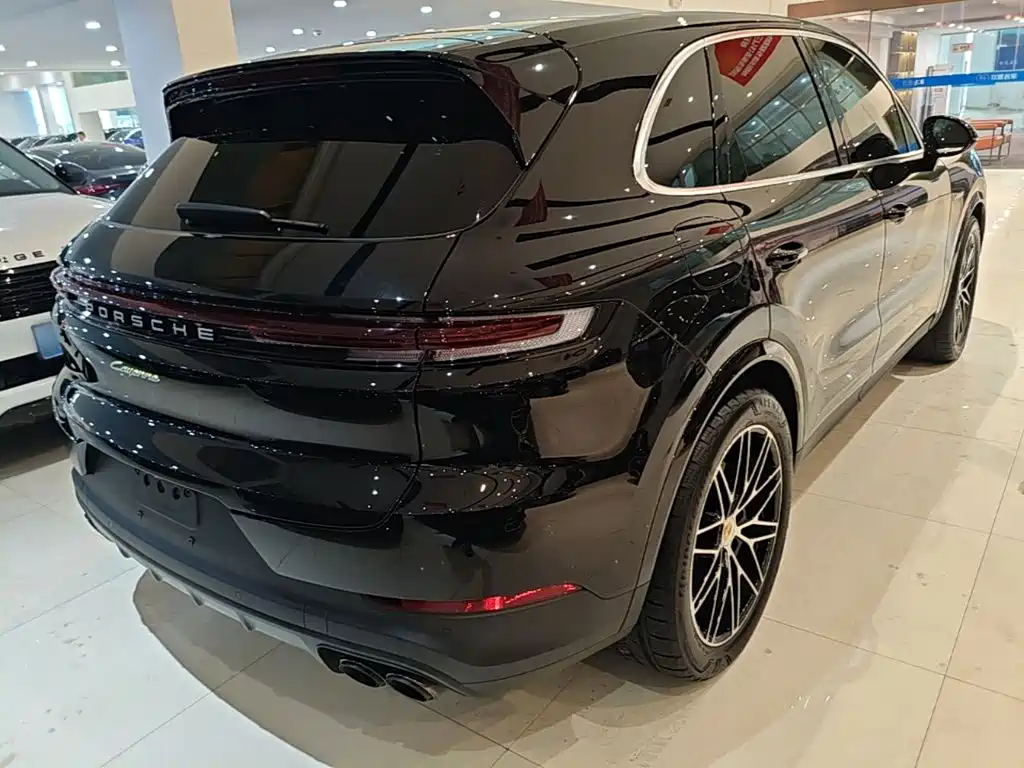Porsche Cayenne Hybrid — миниатюра 7