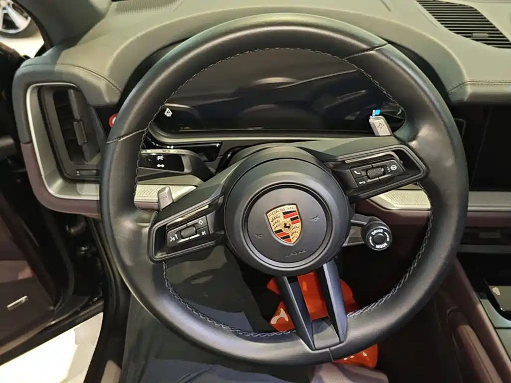 Porsche Cayenne Hybrid — миниатюра 11
