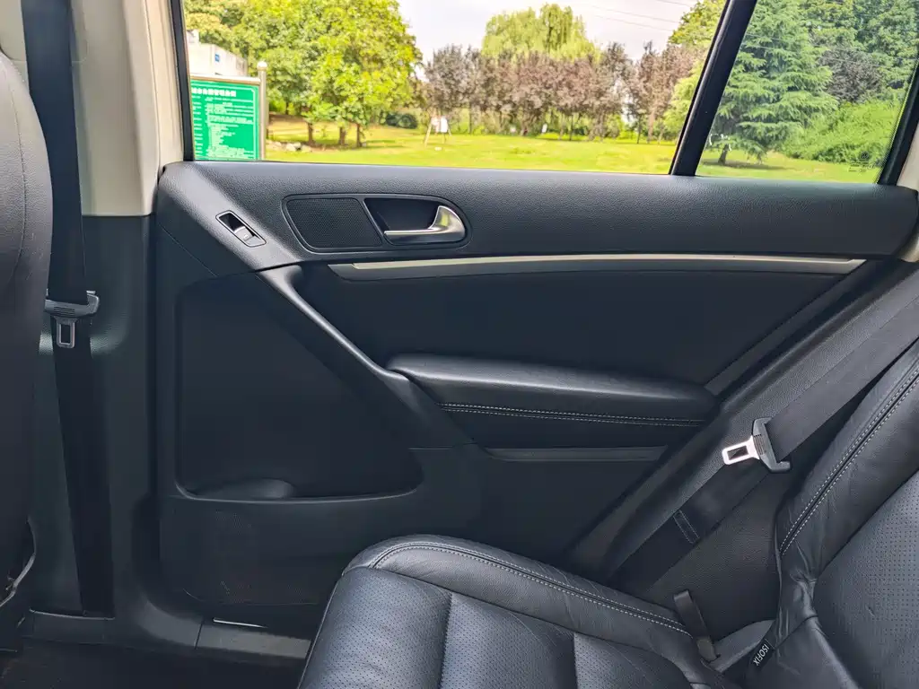 Volkswagen Tiguan 2016 300TSI AT Luxury