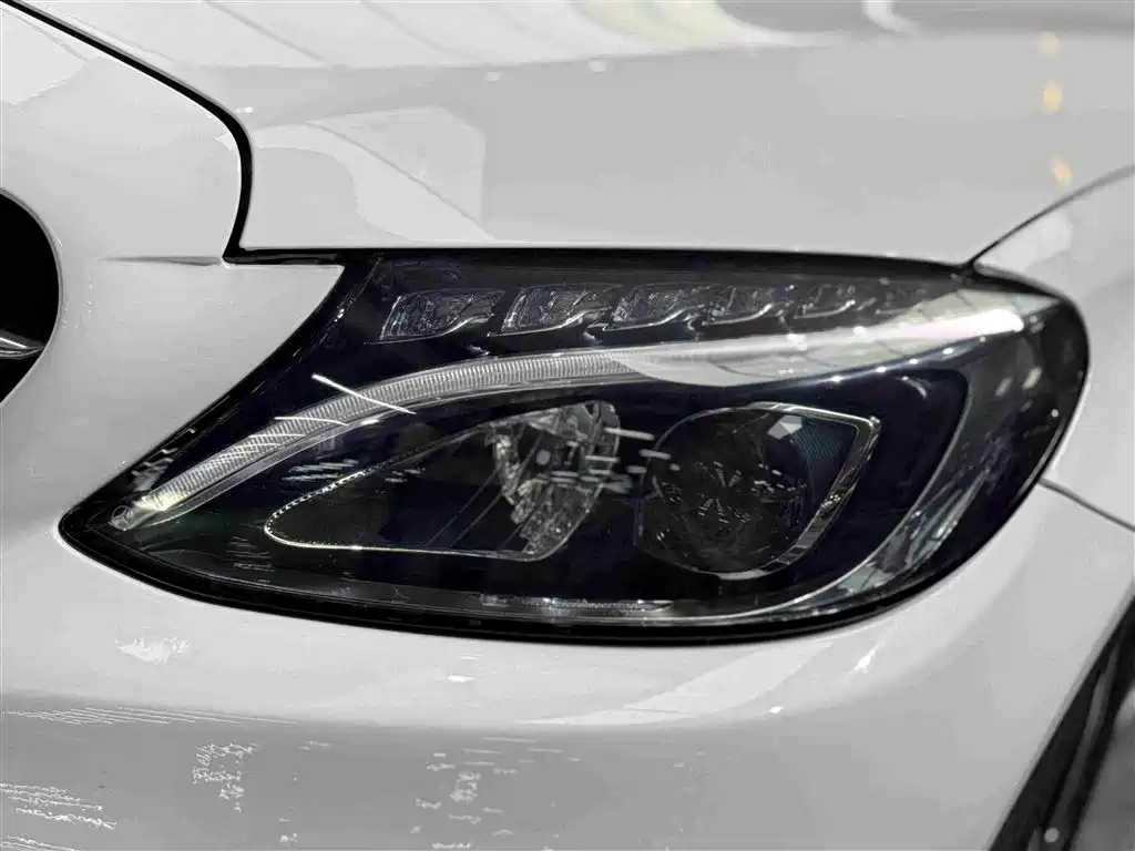 Mercedes-Benz C-Class — миниатюра 4