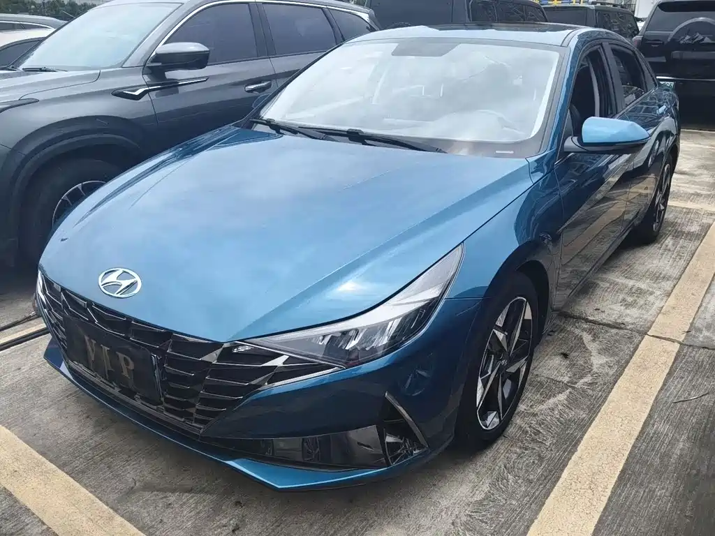 Купить Hyundai Elantra
