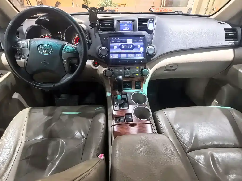 Toyota Highlander (Import) — миниатюра 5