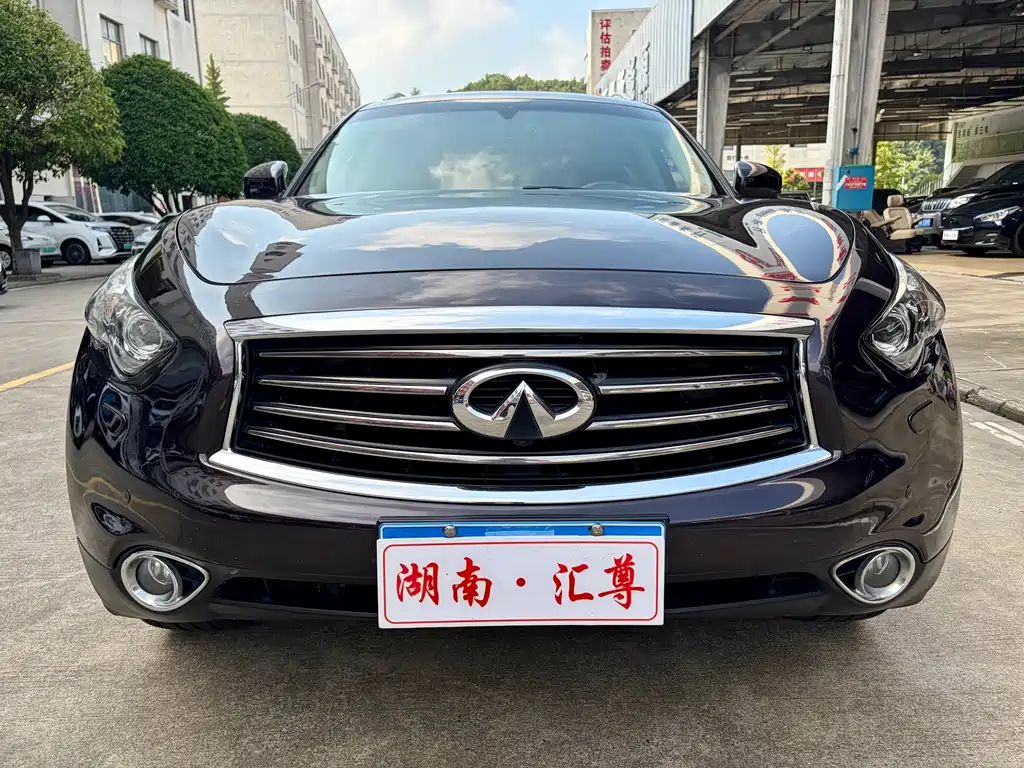 Infiniti QX70 — миниатюра 2