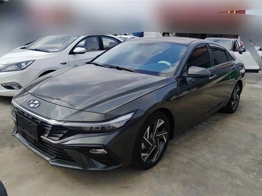 Hyundai Elantra 2023