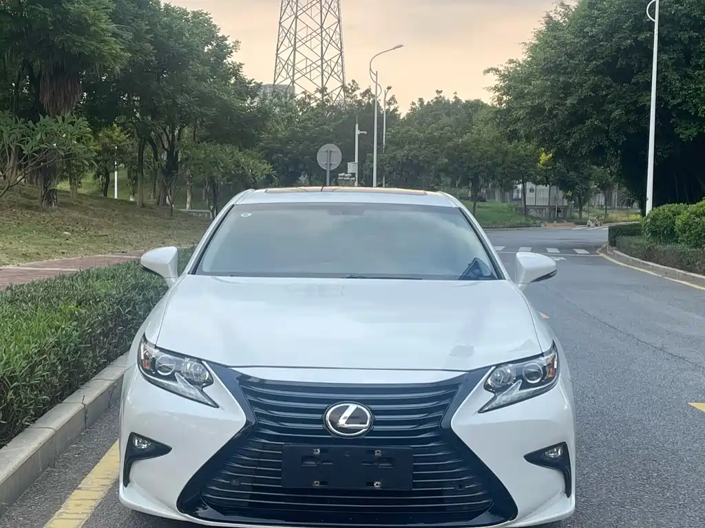 Lexus ES — фотографии объявления, Фото 3