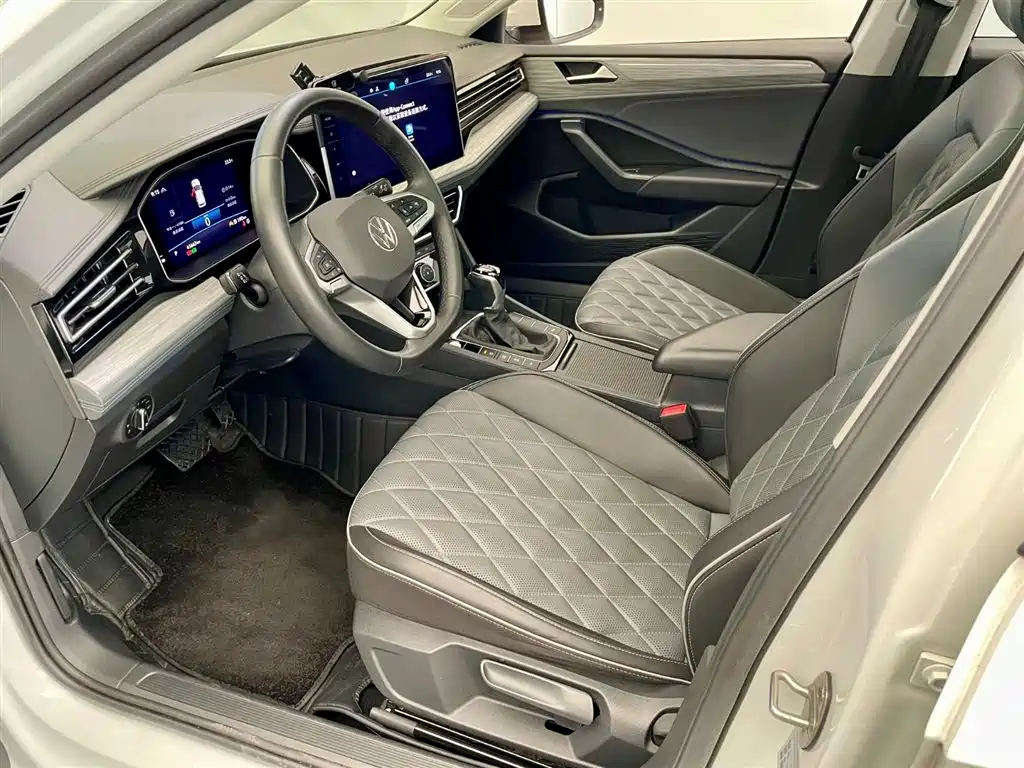 Volkswagen Sagitar 2023 300TSI DSG