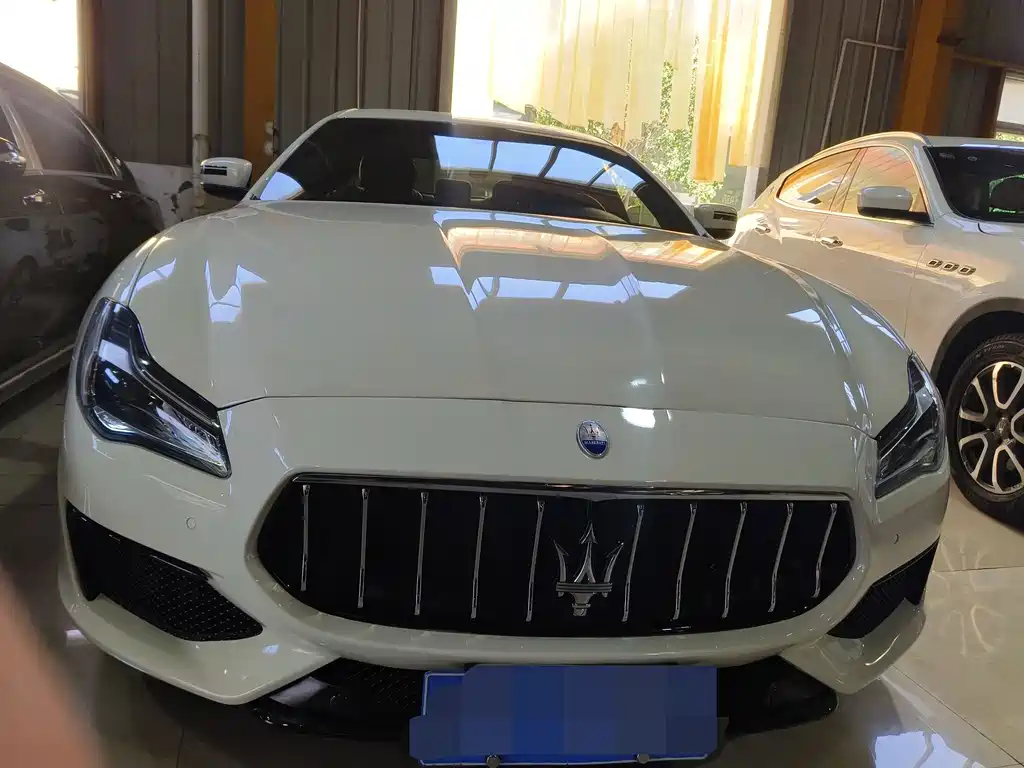 Maserati Quattroporte — миниатюра 2