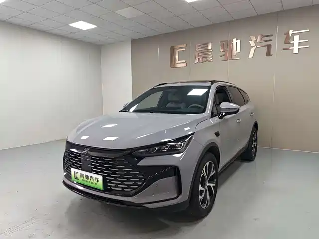 2025 BYD Tang