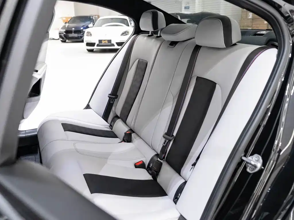 BMW M3 — миниатюра 16