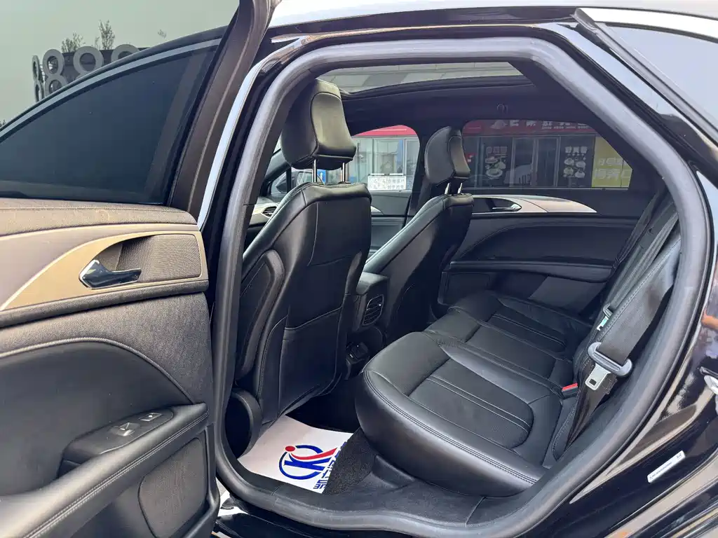 Lincoln MKZ — миниатюра 9