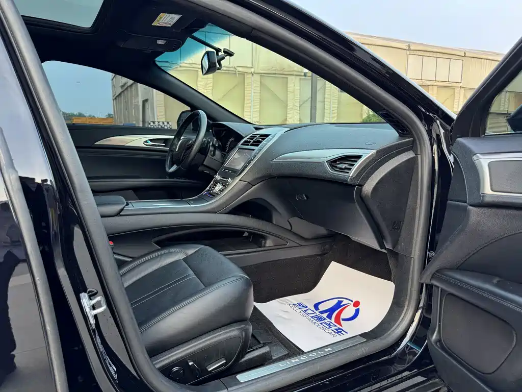 Lincoln MKZ — миниатюра 10
