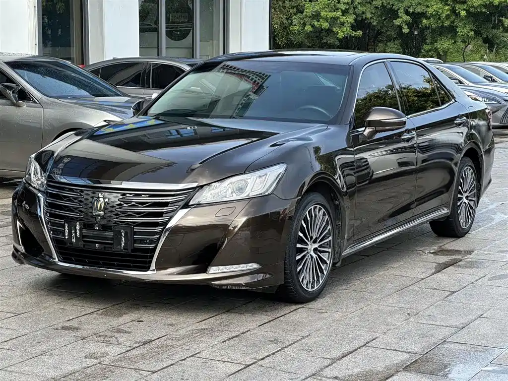 Toyota Crown 2019