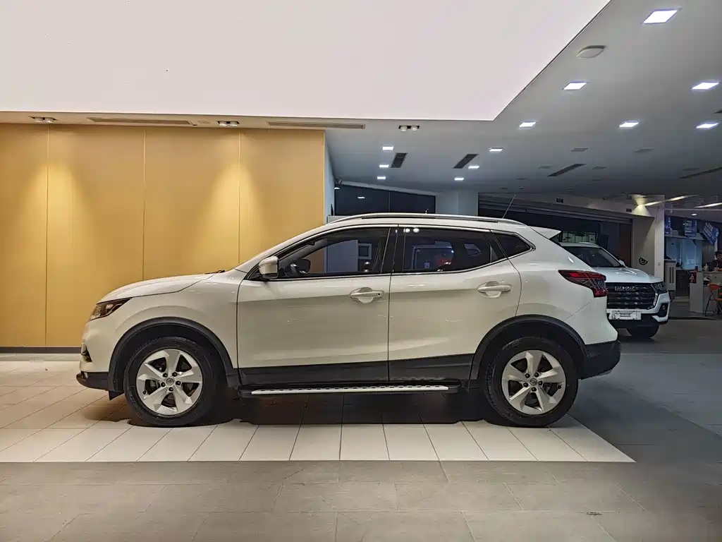 Nissan Qashqai 2021 2.0L CVT Smart