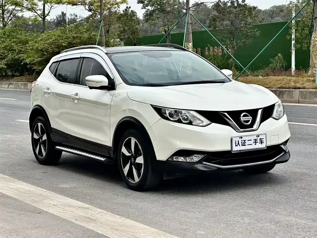 Nissan Qashqai 2016 2.0L CVT Luxury