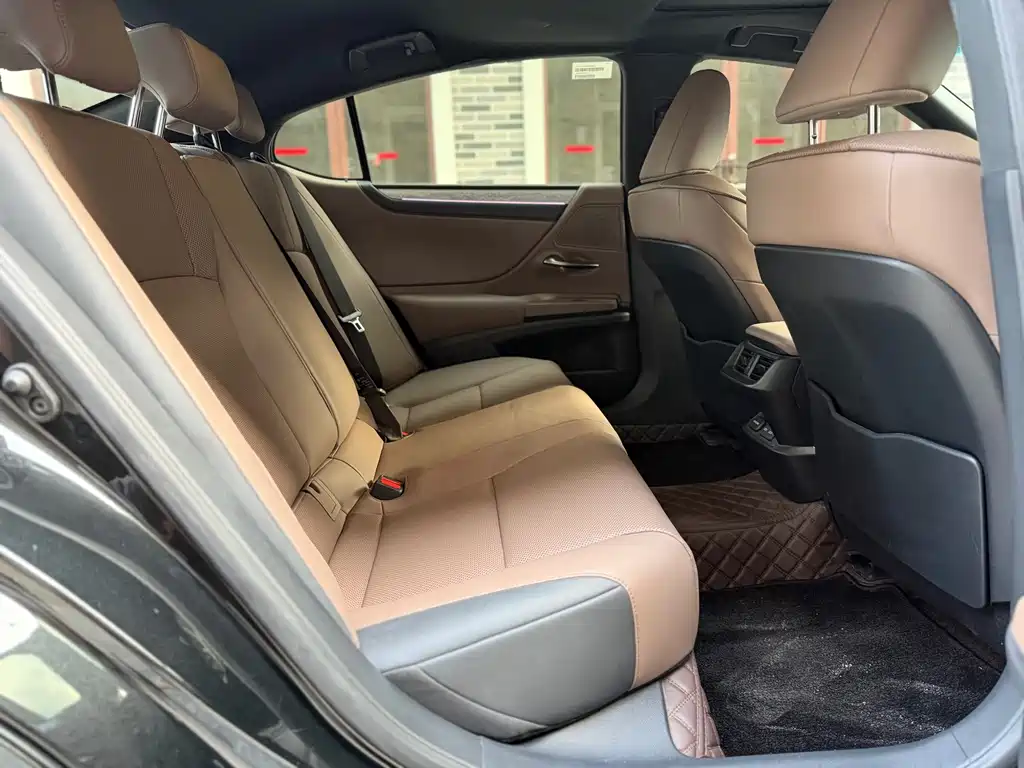 Lexus ES 2025 200 Premium