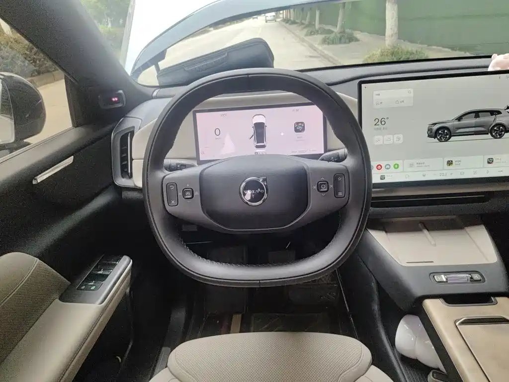 Volvo XC70 PHEV — миниатюра 11