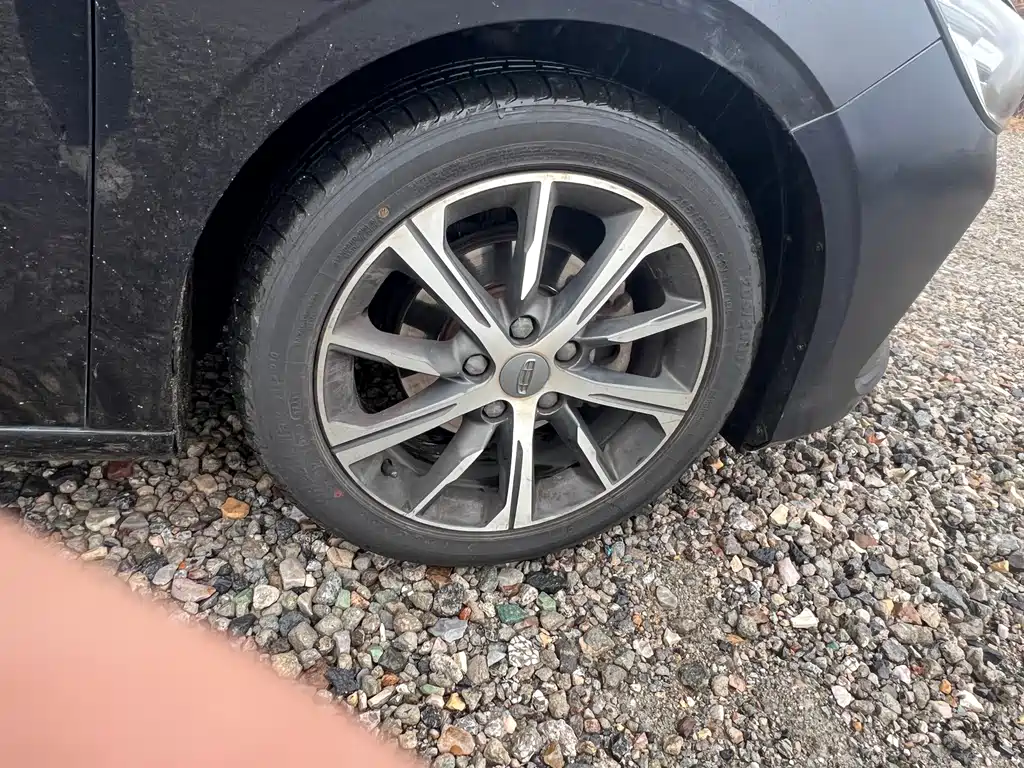 Geely Emgrand 2022 4 1.5L CVT Elite