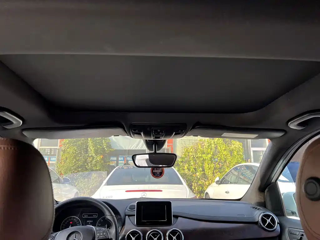 Mercedes-Benz B-Class — миниатюра 11