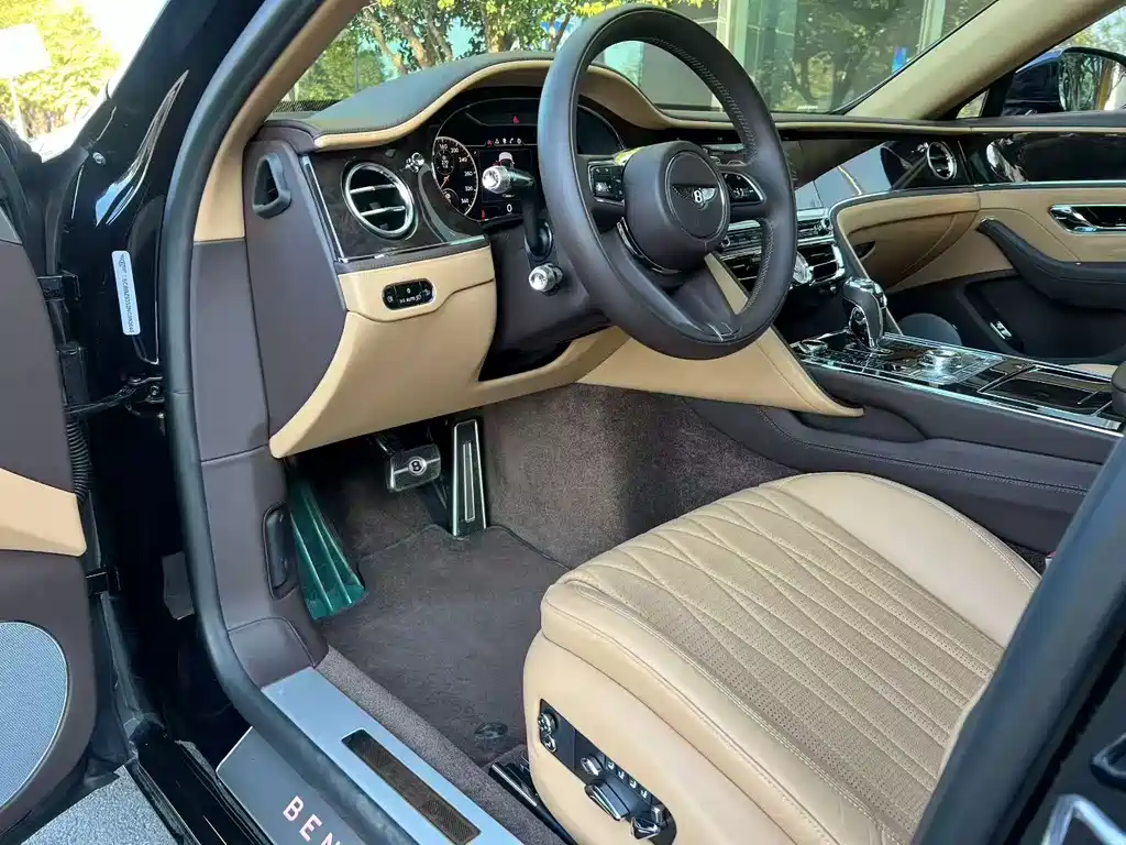 Bentley Flying Spur — миниатюра 3