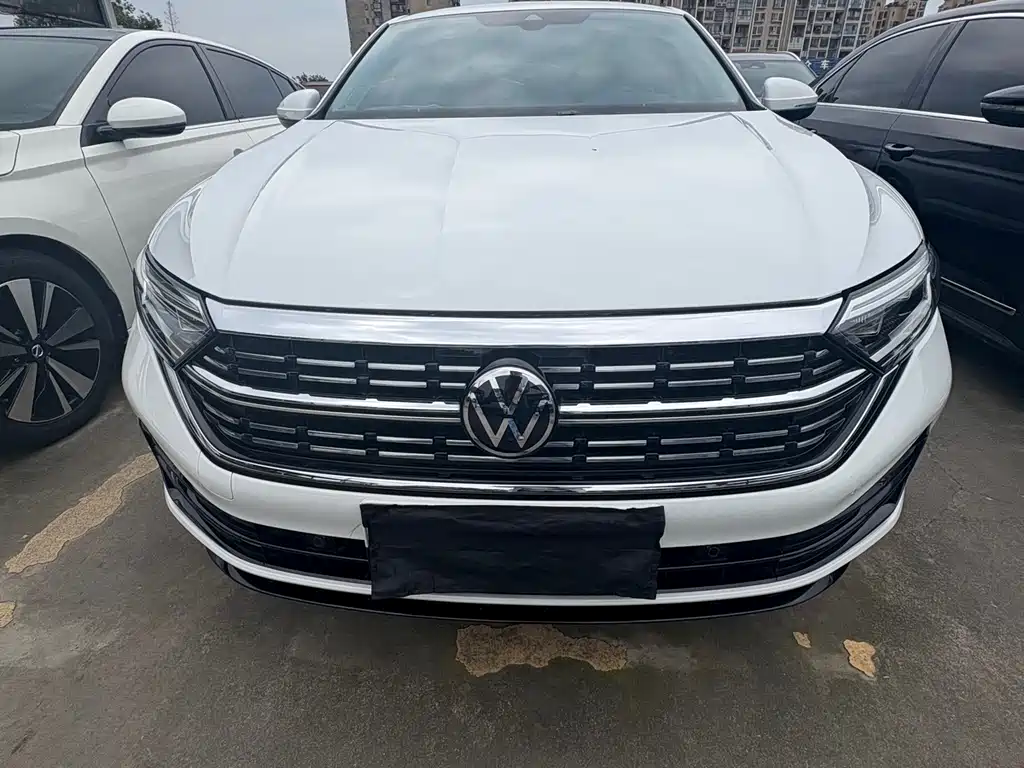 Volkswagen Sagitar 2023 300TSI DSG