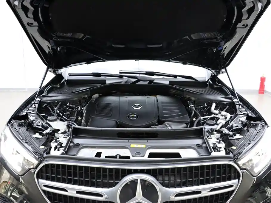 Mercedes-Benz GLC 2023 GLC 260 L 4MATIC 5 мест