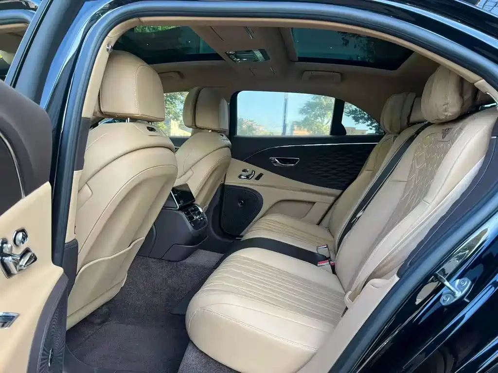 Bentley Flying Spur — миниатюра 9
