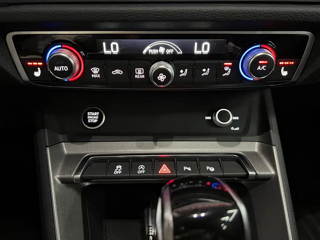 Audi Q3 2023 35 TFSI Fashion (1.4T)