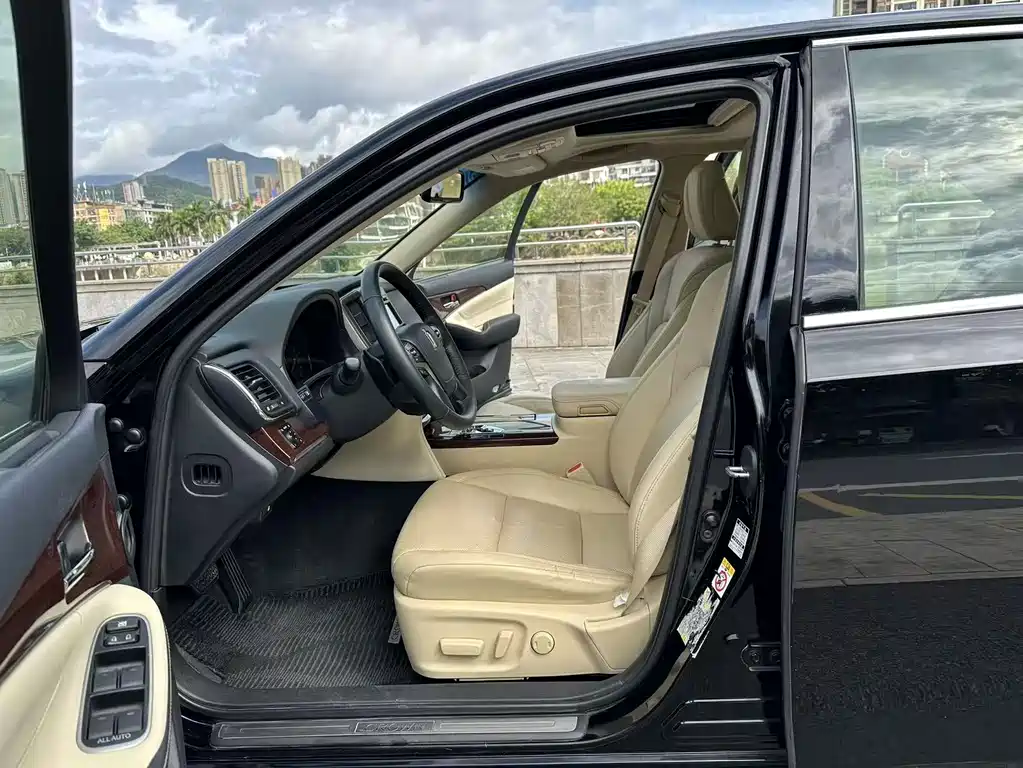 Toyota Crown 2.0T Fashion Edition, фото 5