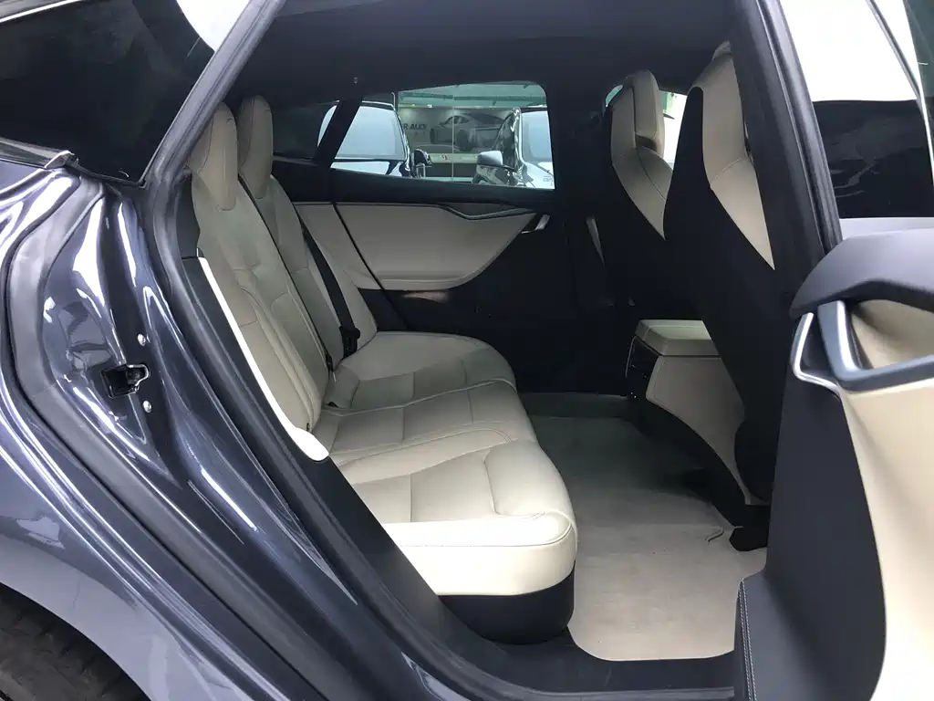 Tesla Model S — миниатюра 14