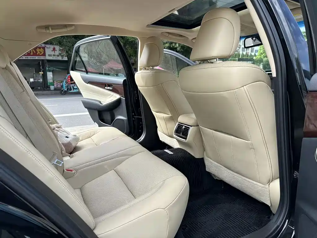 Toyota Crown 2.0T Fashion Edition, фото 7