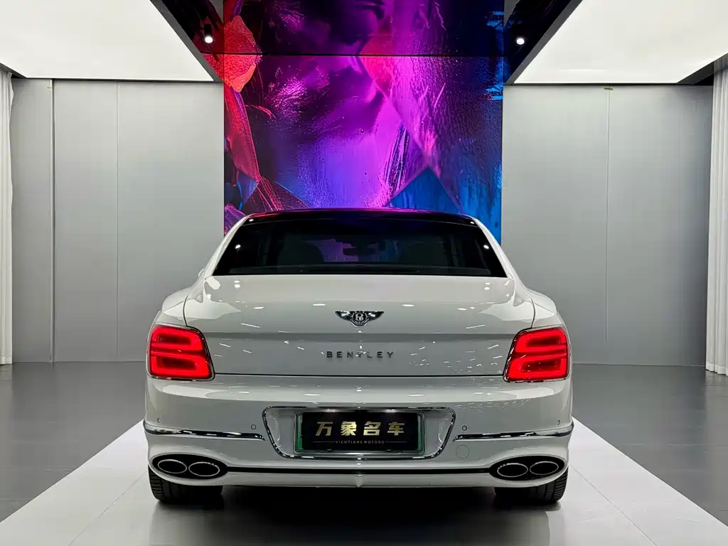 Bentley Flying Spur PHEV — миниатюра 5