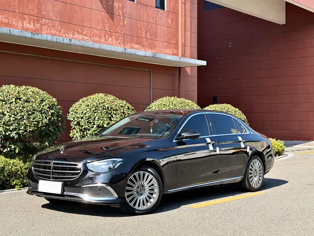 Mercedes-Benz E-Class 2022
