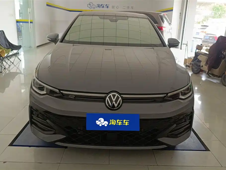 Volkswagen Golf 2025 300TSI R-Line