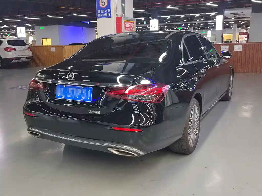 Mercedes-Benz E-Class — миниатюра 16