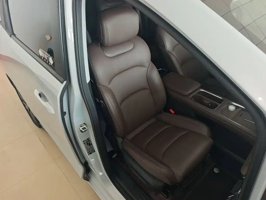 Wuling Xingguang 730 New Energy — миниатюра 25