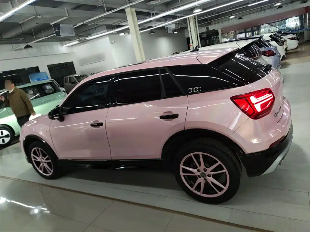 AUDI Q2L
