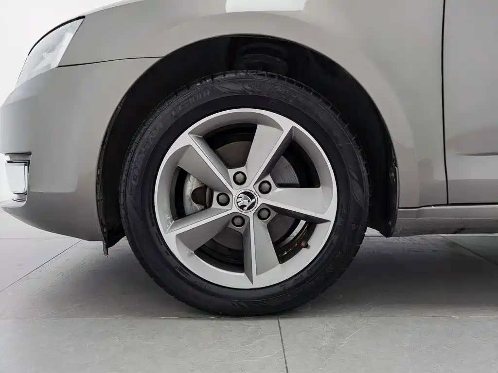 Skoda Octavia — миниатюра 17