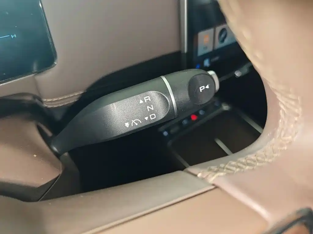 Wuling Xingguang 730 New Energy — миниатюра 14