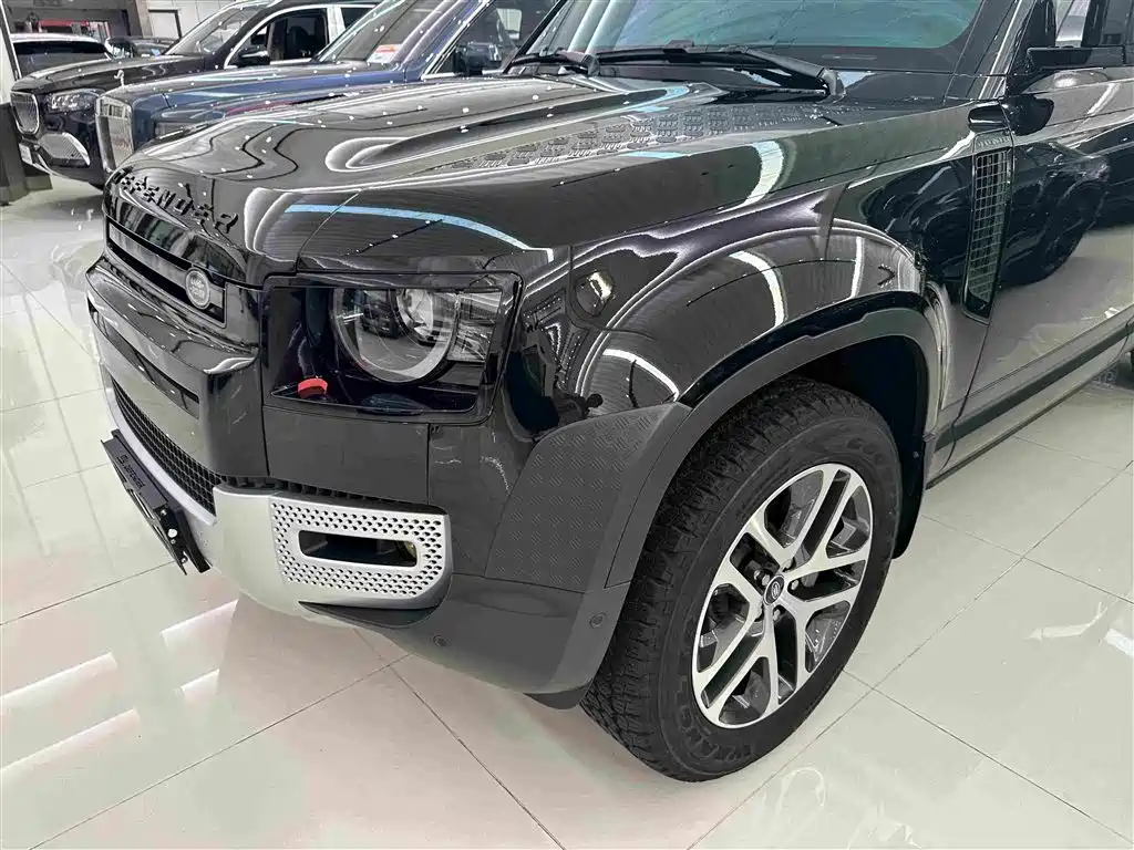 Land Rover Defender — миниатюра 3