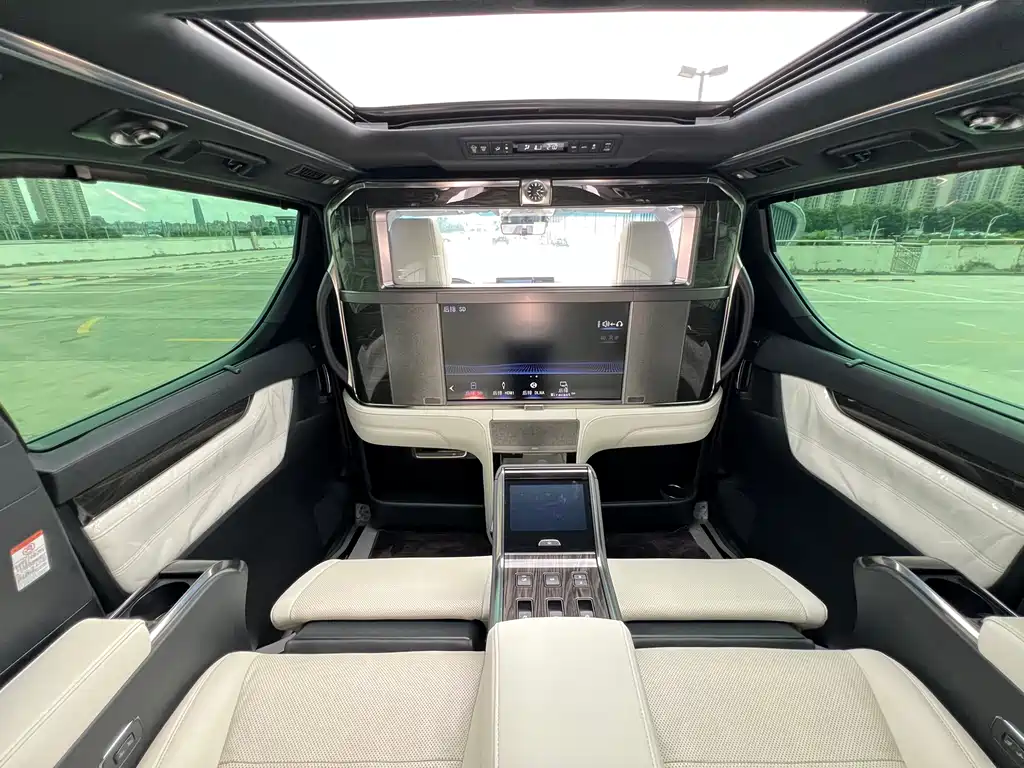Lexus LM — фотографии объявления, Фото 11