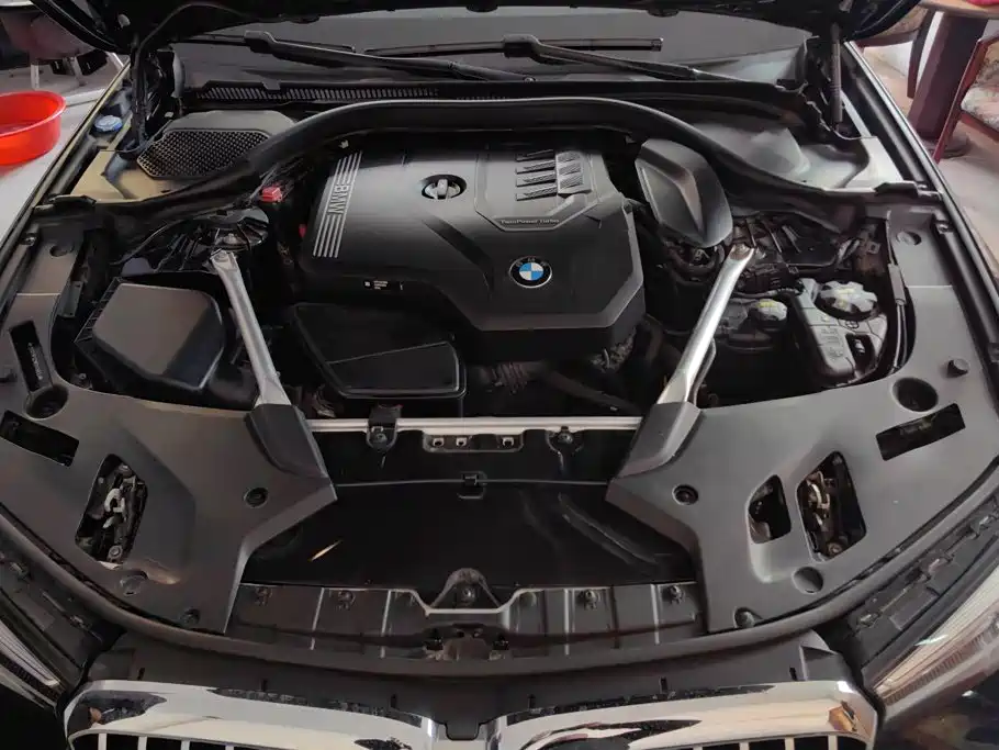 BMW 5 Series — миниатюра 10