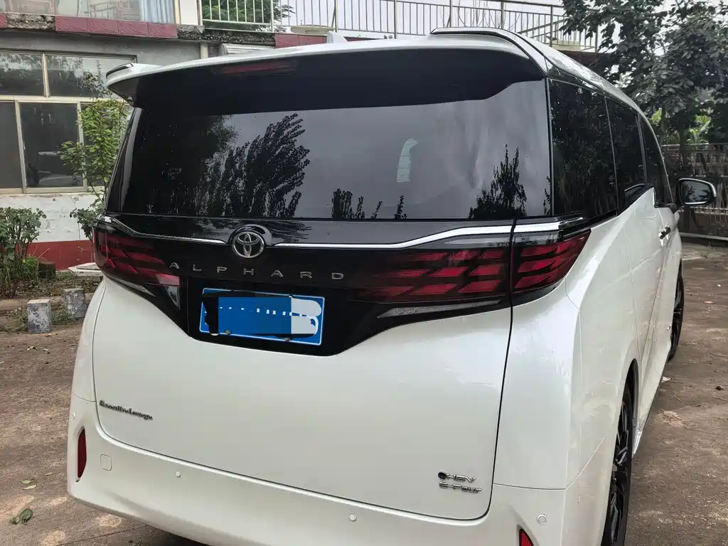 Toyota Alphard 2024 2.5L Premium