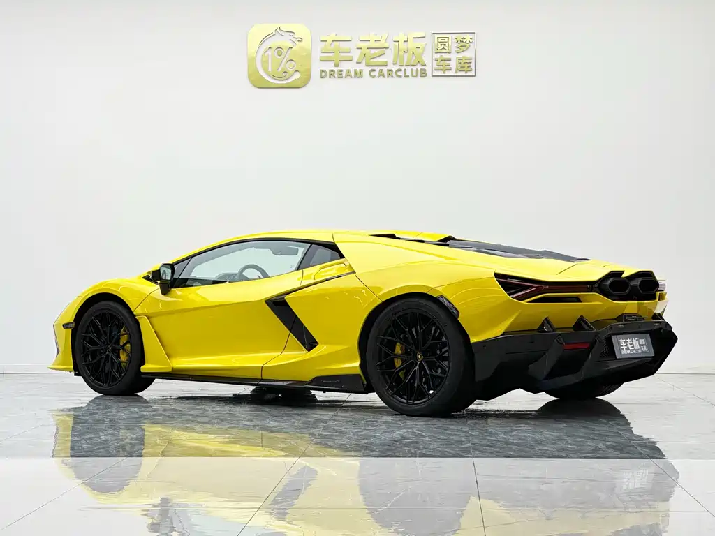 Lamborghini Revuelto — миниатюра 8